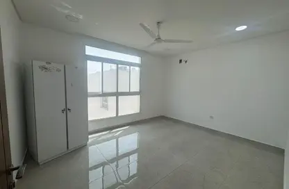 شقة - غرفة نوم - 1 حمام للايجار في توبلي - المحافظة الوسطى