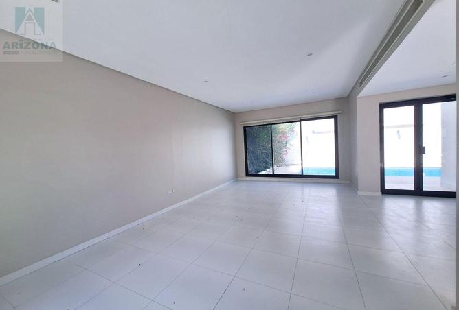 56423782 - Property Image 3