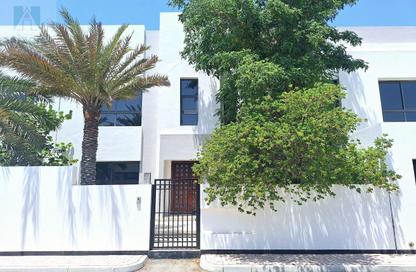 Compound - 4 Bedrooms - 5 Bathrooms for rent in Saar - Northern Governorate