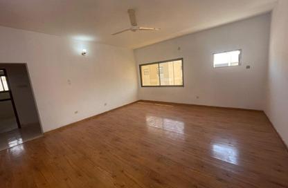 Apartment - 2 Bedrooms - 2 Bathrooms for rent in Exhibition Road - Hoora - Capital Governorate