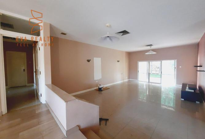 987821 - Property Main Image