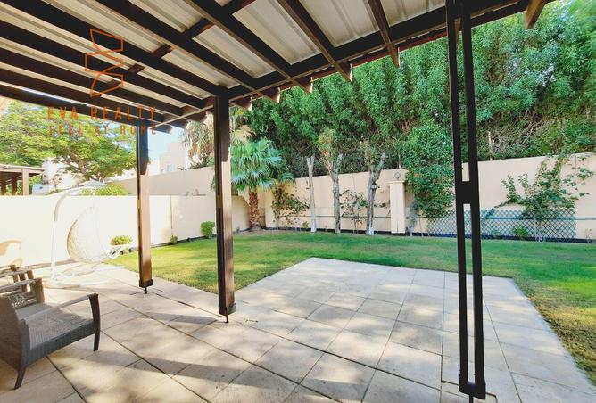 987821 - Property Image 2