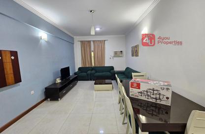 Apartment - 3 Bedrooms - 2 Bathrooms for rent in Busaiteen - Muharraq Governorate