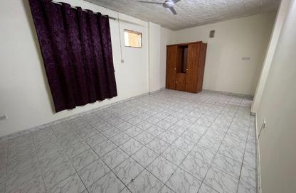 Apartment - 2 Bedrooms - 1 Bathroom for rent in Manama Souq - Manama - Capital Governorate