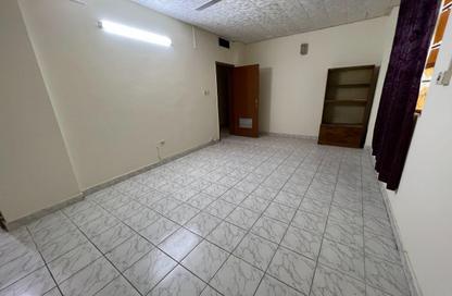 Apartment - 2 Bedrooms - 1 Bathroom for rent in Manama Souq - Manama - Capital Governorate