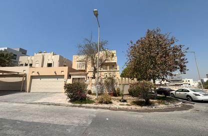 Villa - 4 - 3 for sale in Hamad Town - Northern Governorate