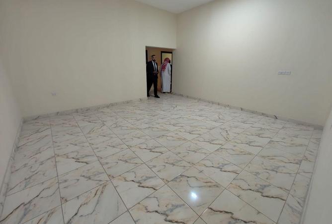 999039 - Property Image 3
