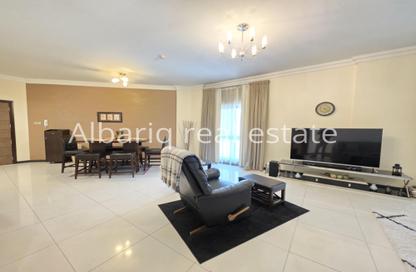 Apartment - 2 Bedrooms - 3 Bathrooms for rent in Al Juffair - Capital Governorate