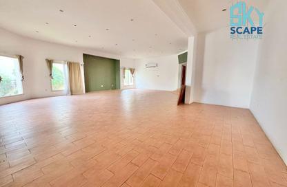 Villa - 4 Bedrooms - 4 Bathrooms for rent in Janabiya - Northern Governorate