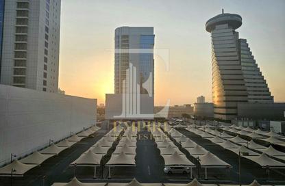 Apartment - 2 - 2 for rent in Sanabis - Manama - Capital Governorate