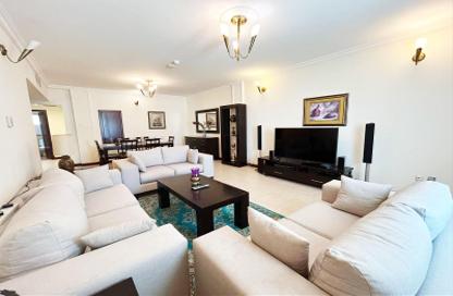 Apartment - 2 Bedrooms - 2 Bathrooms for rent in Busaiteen - Muharraq Governorate