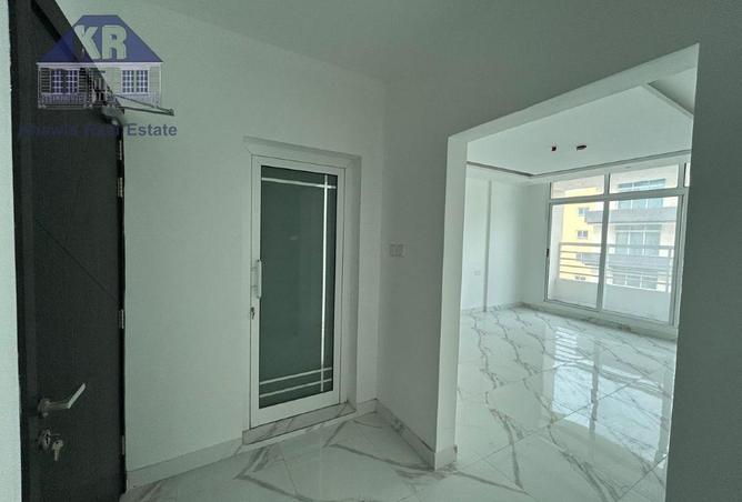 Spacious Apartment with 2 Main entrances Majlis – pohled 3
