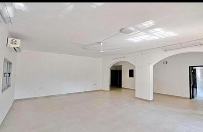 Villa - 3 Bedrooms - 2 Bathrooms for rent in Tubli - Central Governorate Villa - 3 Bedrooms - 2 Bathrooms for rent in Tubli - Central Governorate