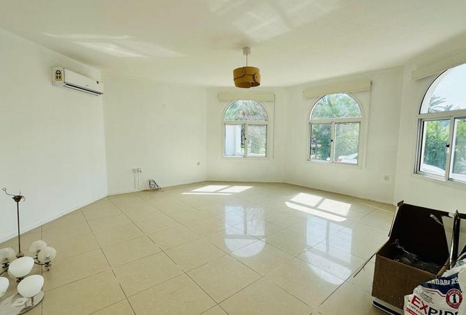 52143420 - Property Image 3