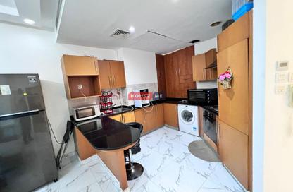 Apartment - 1 Bedroom - 2 Bathrooms for sale in Sanabis - Manama - Capital Governorate
