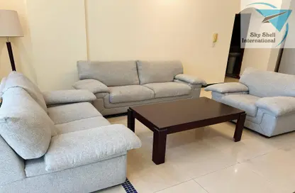 Apartment - 3 Bedrooms - 3 Bathrooms for rent in Al Juffair - Capital Governorate