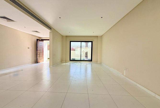 51382855 - Property Image 3