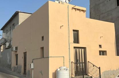 Villa - 2 Bedrooms - 1 Bathroom for sale in Sanabis - Manama - Capital Governorate