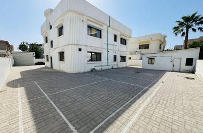 Villa - Studio - 2 Bathrooms for rent in Mahooz - Manama - Capital Governorate