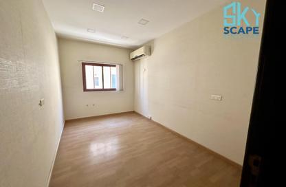 Office Space - Studio - 4 Bathrooms for rent in Gufool - Manama - Capital Governorate