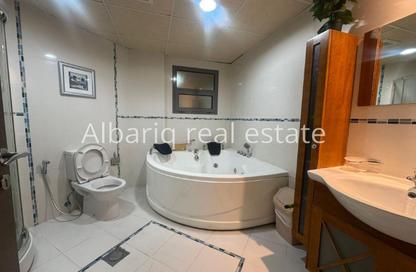 Apartment - 2 Bedrooms - 3 Bathrooms for rent in Al Juffair - Capital Governorate