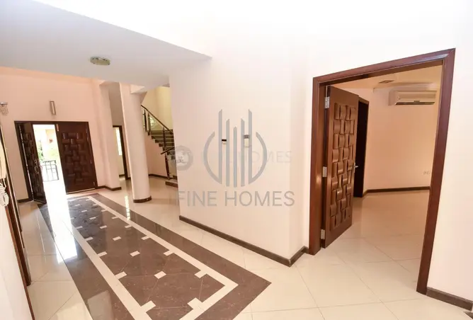 56423667 - Property Image 3