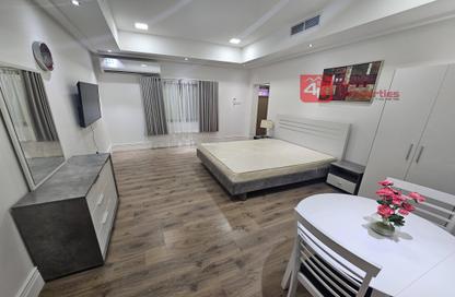 Apartment - Studio - 1 Bathroom for rent in Segaya - Manama - Capital Governorate