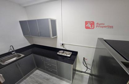 Apartment - Studio - 1 Bathroom for rent in Segaya - Manama - Capital Governorate