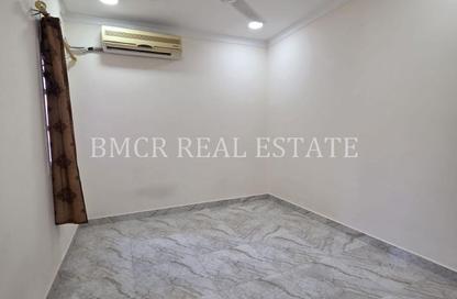 Apartment - Studio - 1 Bathroom for rent in Gudaibiya - Manama - Capital Governorate