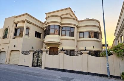Villa - 4 - 5 for rent in Al Juffair - Capital Governorate