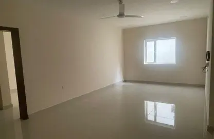 Office Space - 2 Bedrooms - 2 Bathrooms for rent in Saar - Northern Governorate