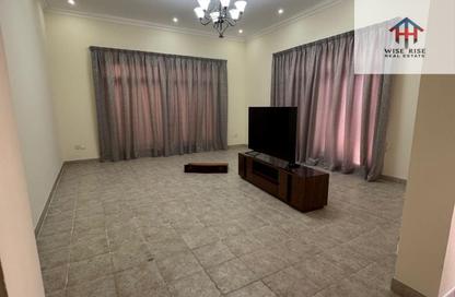 Villa - 5 - 4 for rent in Al Juffair - Capital Governorate