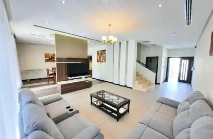 Apartment - 3 Bedrooms - 5 Bathrooms for rent in Mahooz - Manama - Capital Governorate