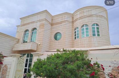 Villa - 5 Bedrooms - 6 Bathrooms for rent in Galali - Muharraq Governorate