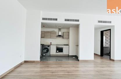 Apartment - 2 Bedrooms - 2 Bathrooms for rent in Al Juffair - Capital Governorate