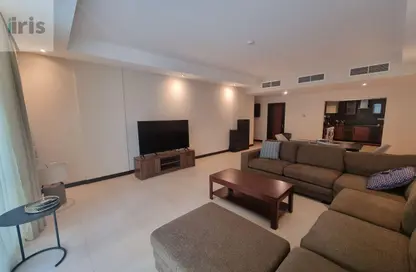 Apartment - 2 Bedrooms - 3 Bathrooms for rent in Al Juffair - Capital Governorate