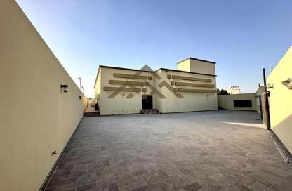Villa - 2 Bedrooms - 7+ Bathrooms for sale in Arad - Muharraq Governorate