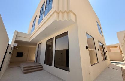 Villa - 4 - 6 for sale in Janabiya - Northern Governorate