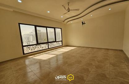 فيلا - 4 غرف نوم - 5 حمامات للبيع في توبلي - المحافظة الوسطى