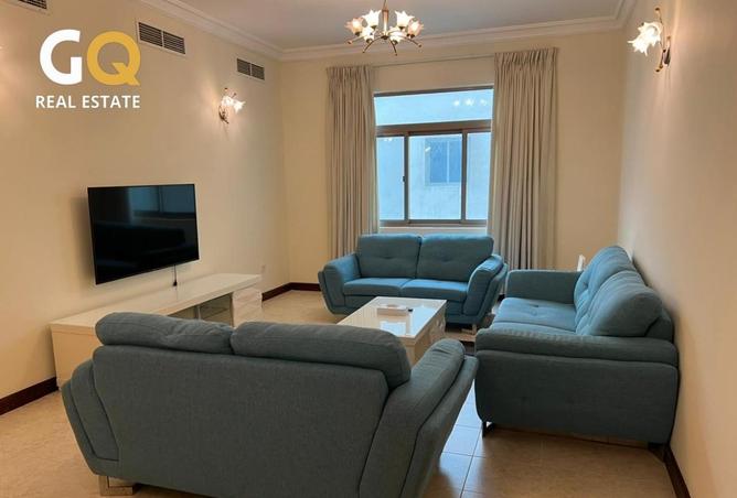 982742 - Property Image 2