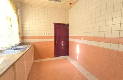 Apartment - 2 Bedrooms - 2 Bathrooms for rent in Manama - Capital Governorate