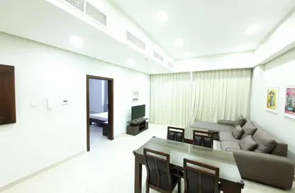 Apartment - 1 Bedroom - 2 Bathrooms for rent in Al Juffair - Capital Governorate