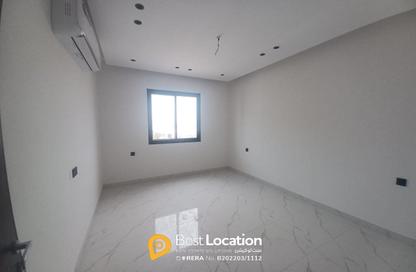 Apartment - 5 Bedrooms - 4 Bathrooms for sale in Al Bahair - Riffa - Southern Governorate