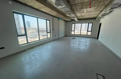 Office Space - Studio - 3 Bathrooms for rent in Seef - Capital Governorate