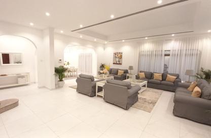 Villa - 4 Bedrooms - 5 Bathrooms for rent in Saar - Northern Governorate