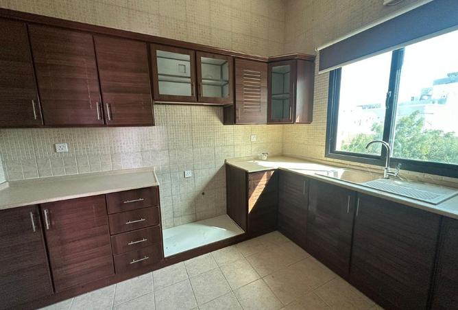 994586 - Property Image 3