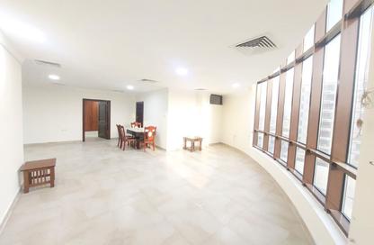 Apartment - 2 Bedrooms - 2 Bathrooms for rent in Hidd - Muharraq Governorate