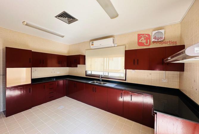 987922 - Property Image 2