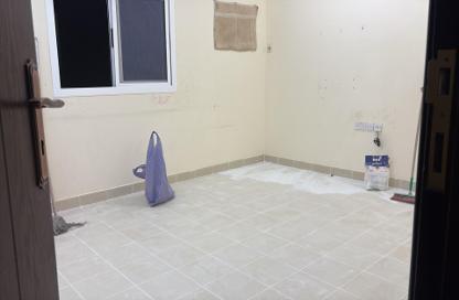 Apartment - 2 Bedrooms - 2 Bathrooms for rent in Hidd - Muharraq Governorate
