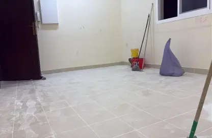 Apartment - 2 Bedrooms - 2 Bathrooms for rent in Hidd - Muharraq Governorate